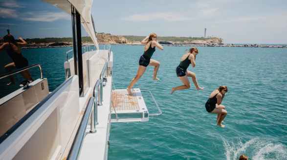 Stardust Of Mary, 26m charter yacht