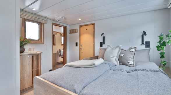 Vikingfjord, 41.8m charter yacht