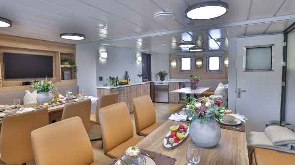 Vikingfjord, 41.8m charter yacht