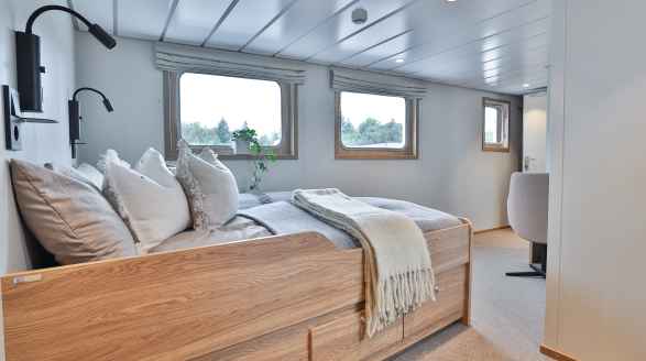 Vikingfjord, 41.8m charter yacht