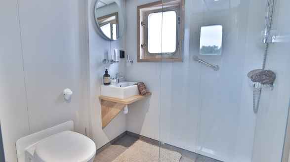 Vikingfjord, 41.8m charter yacht