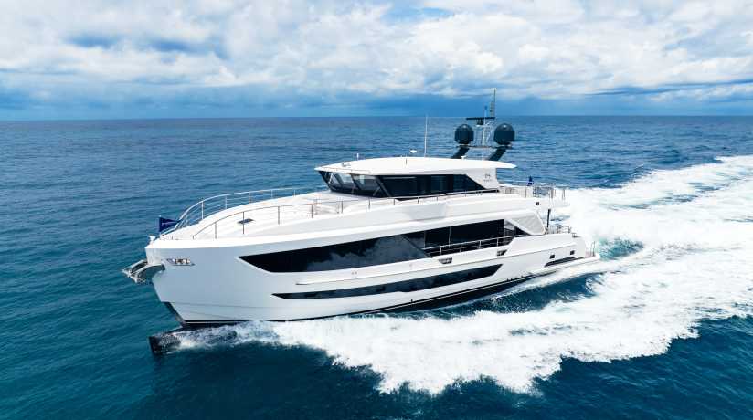 Aura 27.4M (90FT) motor yacht