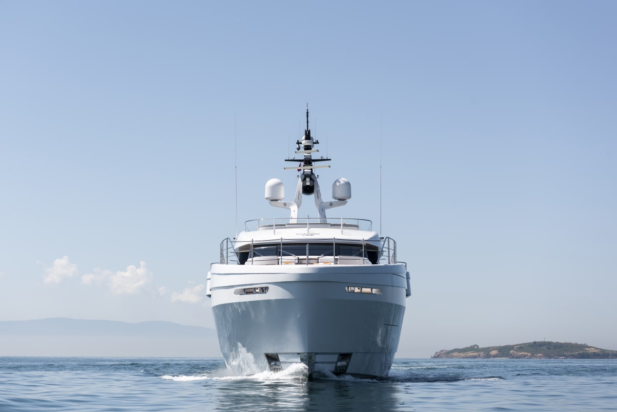 Luxury Yacht Broker -Discover Yachts to Buy or Charter -YPI