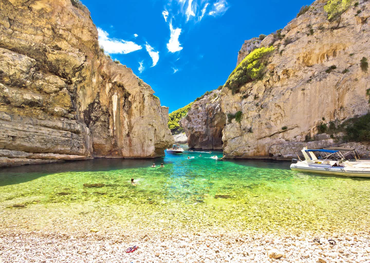 Superyacht Charter Vis Island