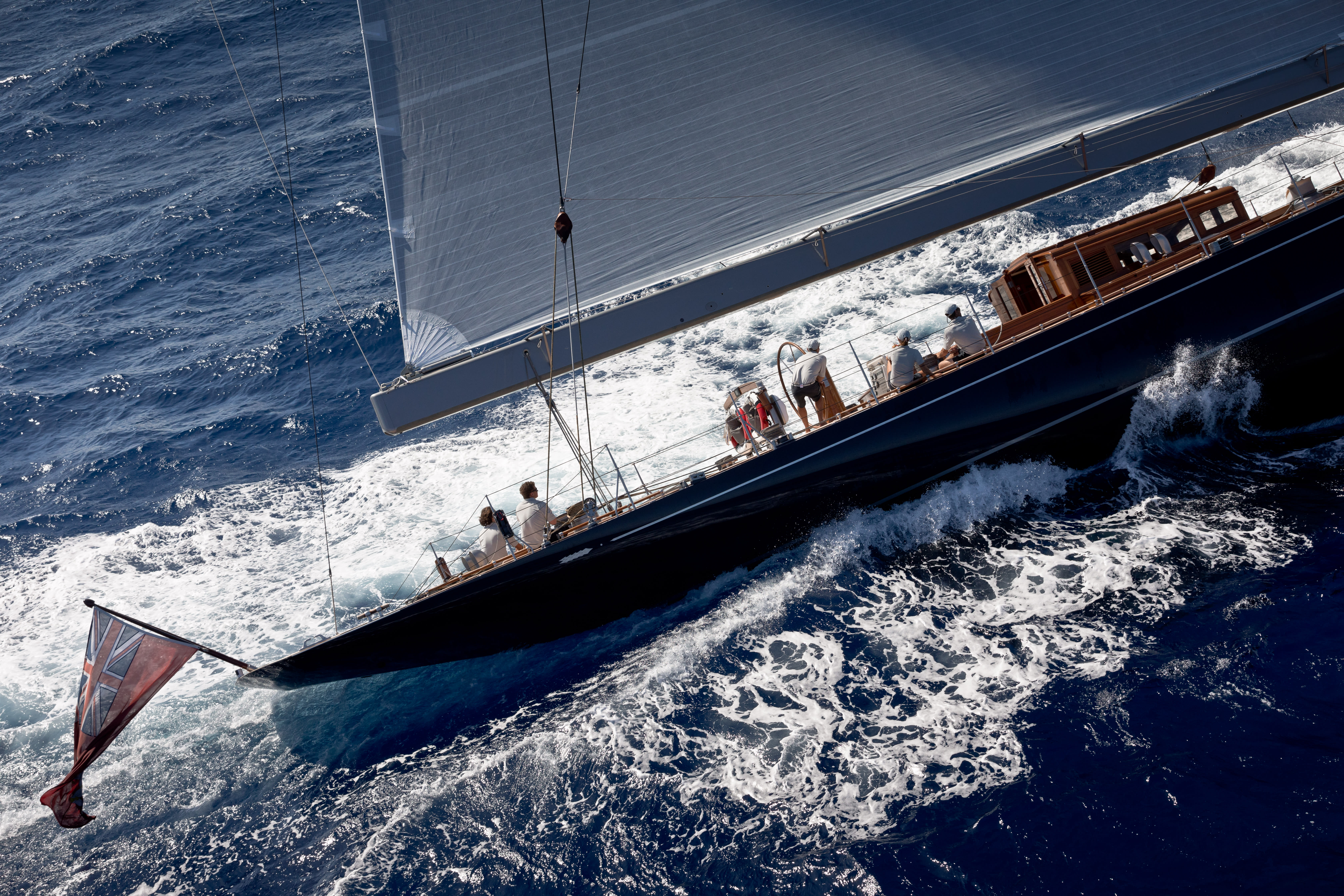 Sailing superyacht