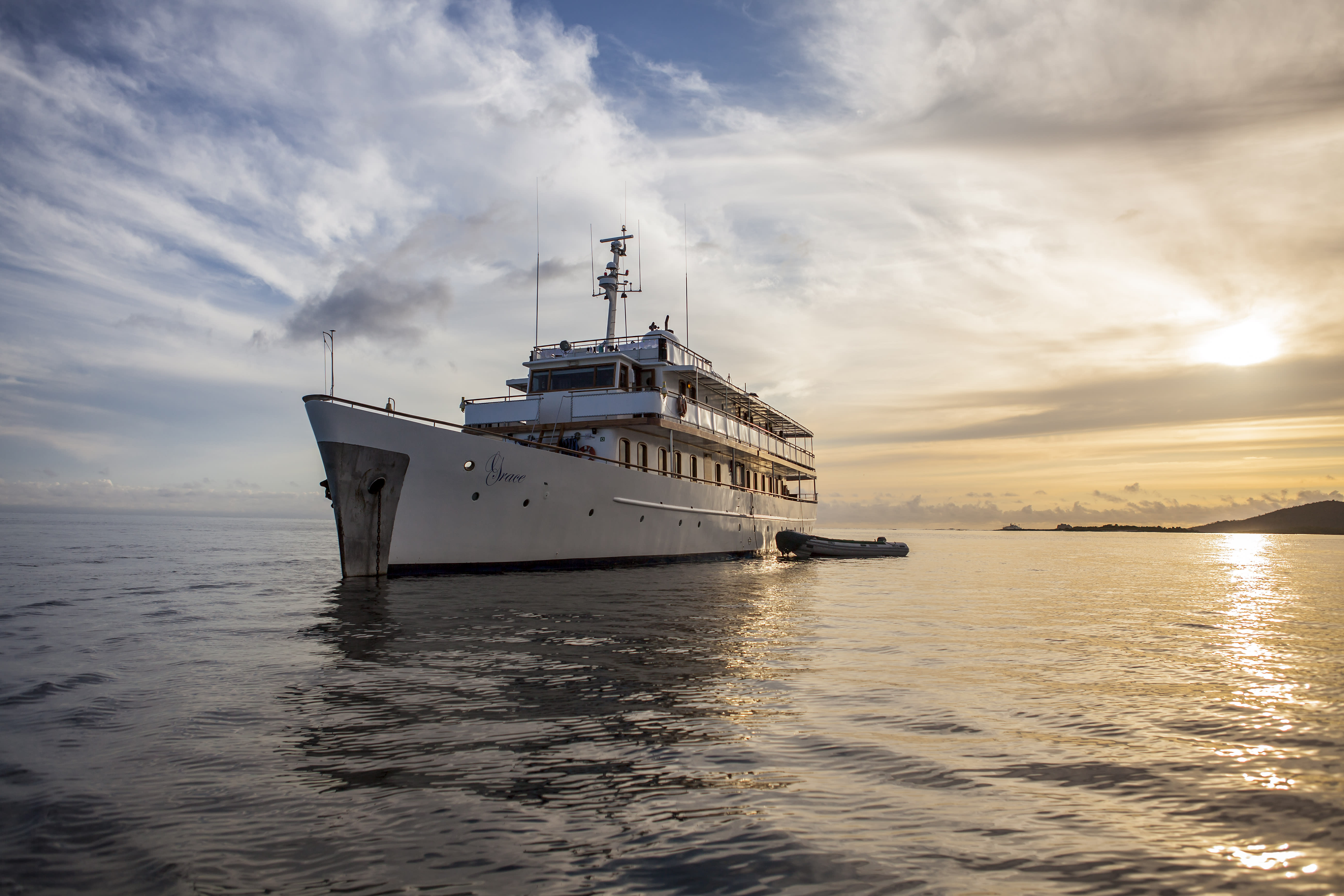 Grace - Camper and Nicholsons Yacht Charter - YPI