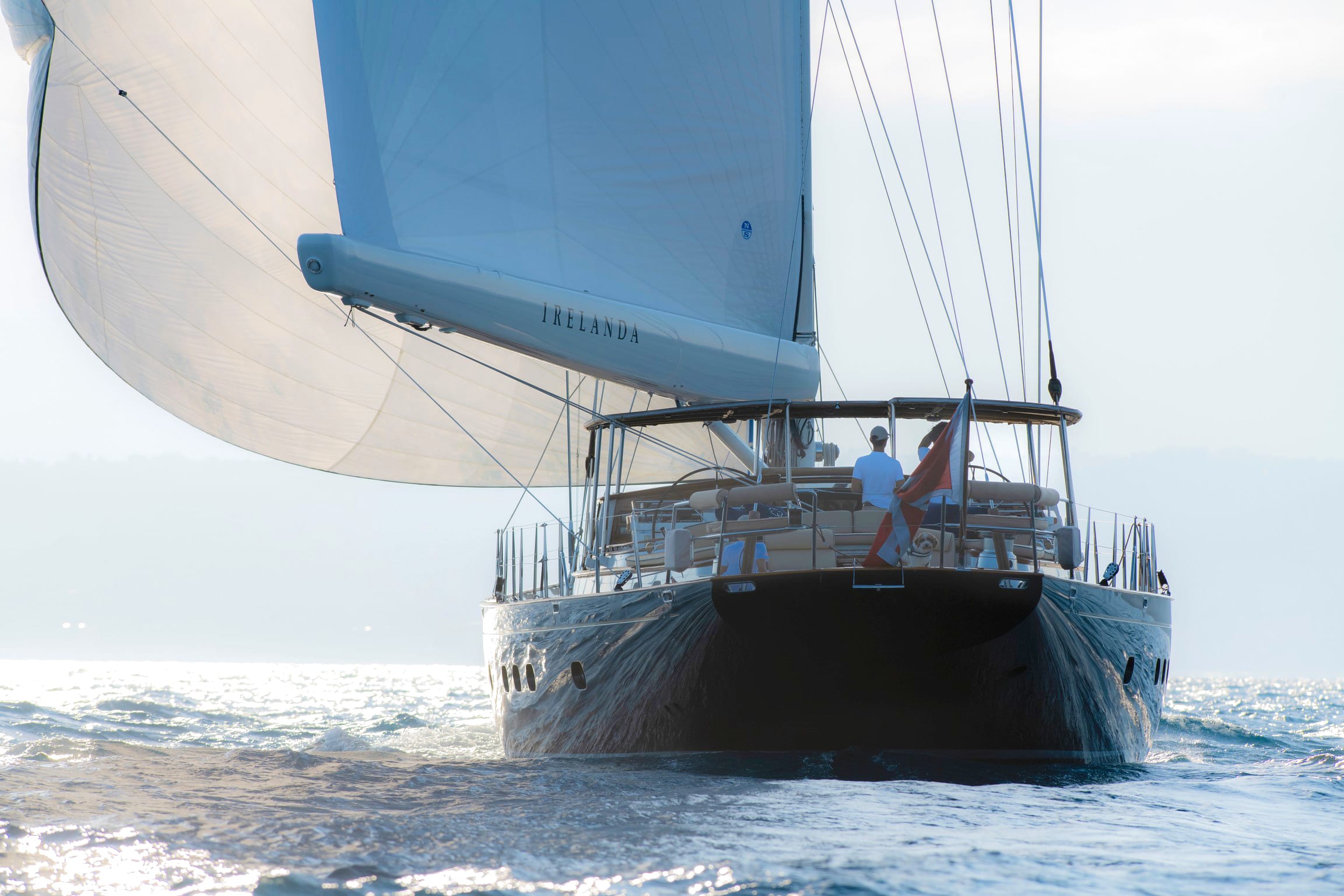 Irelanda exterior - Alloy Yachts for Charter & Sale - YPI
