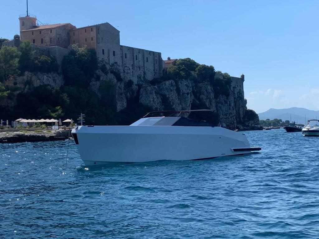 Purity exterior - Mazu Yachts for Sale - YPI