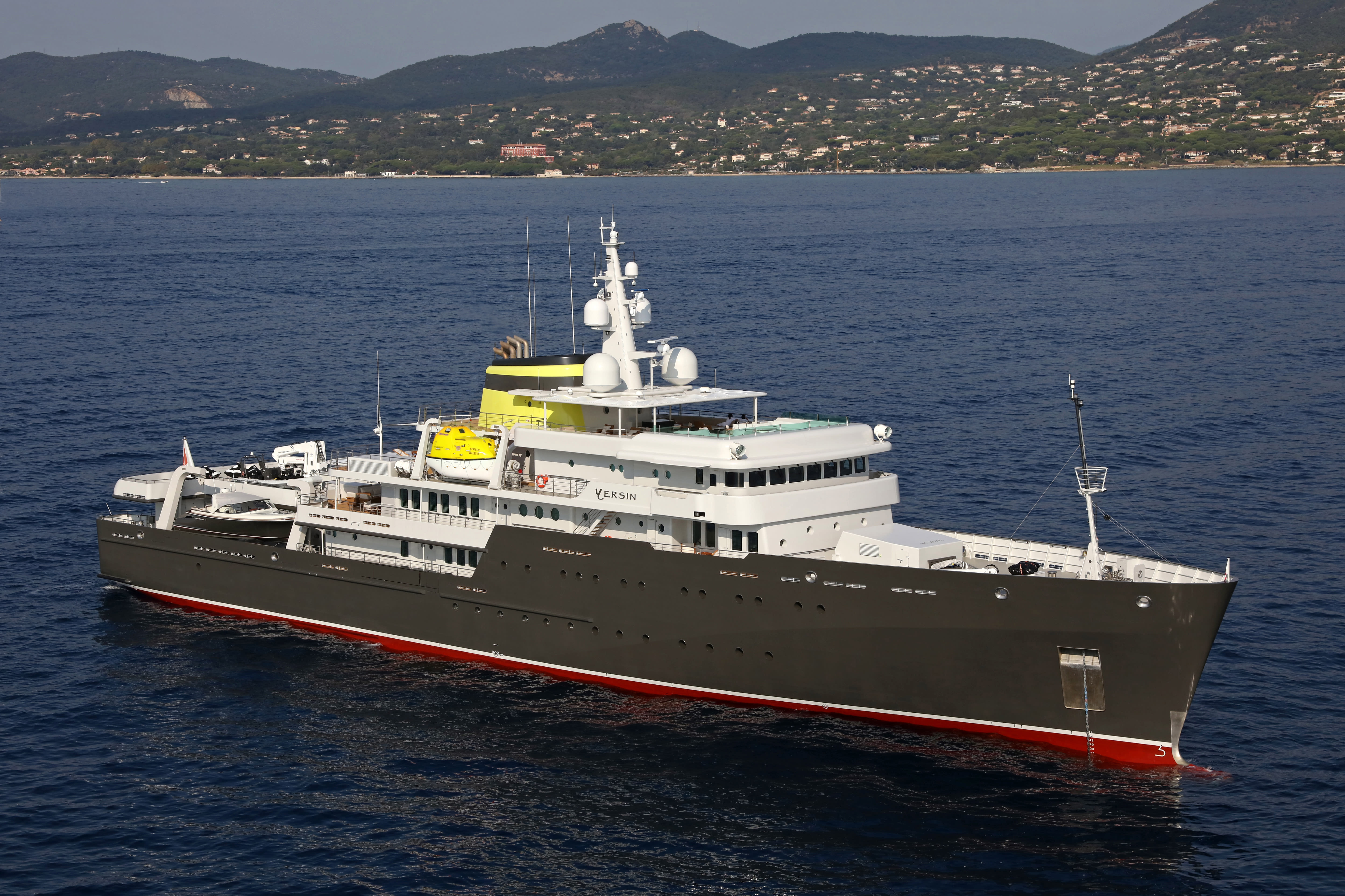 76m explorer yacht Yersin for charter