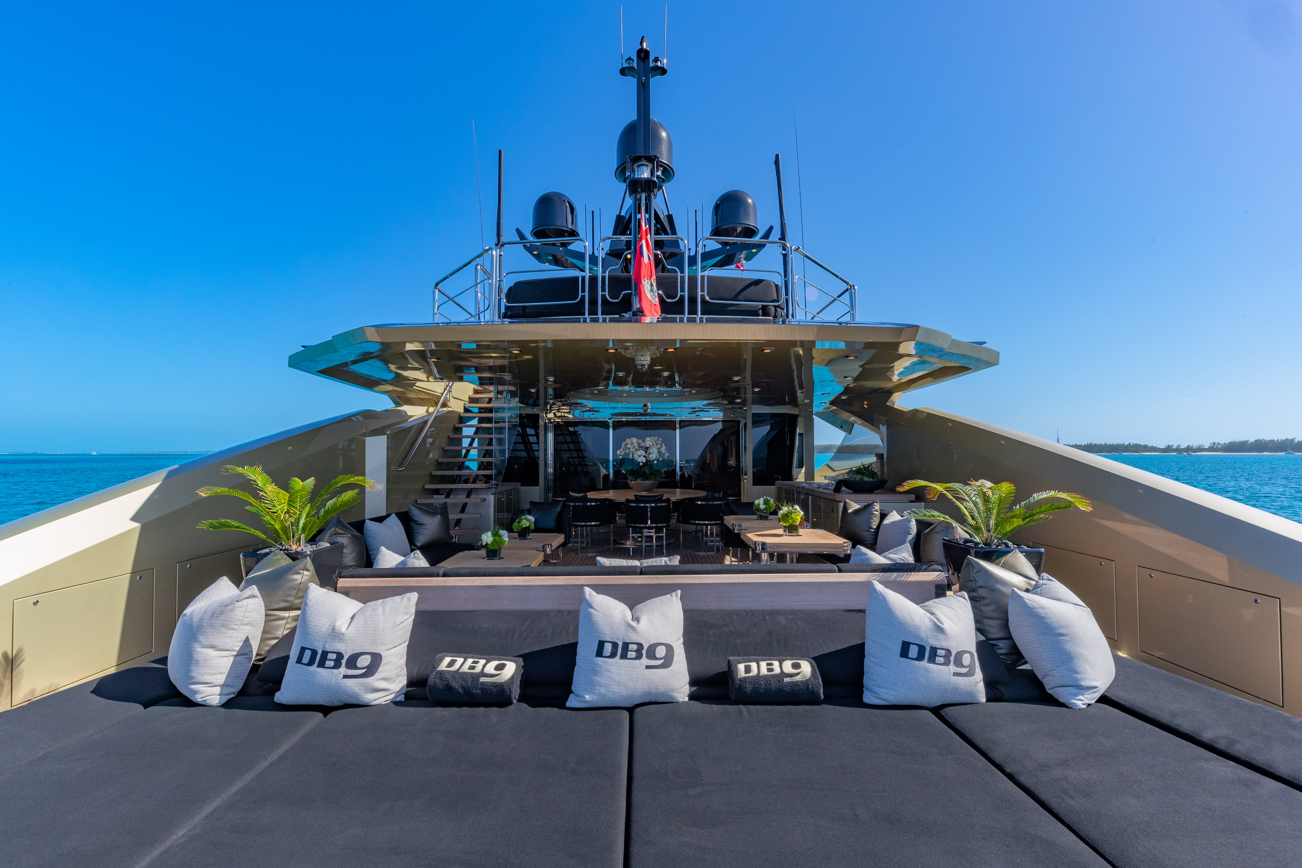 52.3m (171.9ft) Palmer Johnson DB9