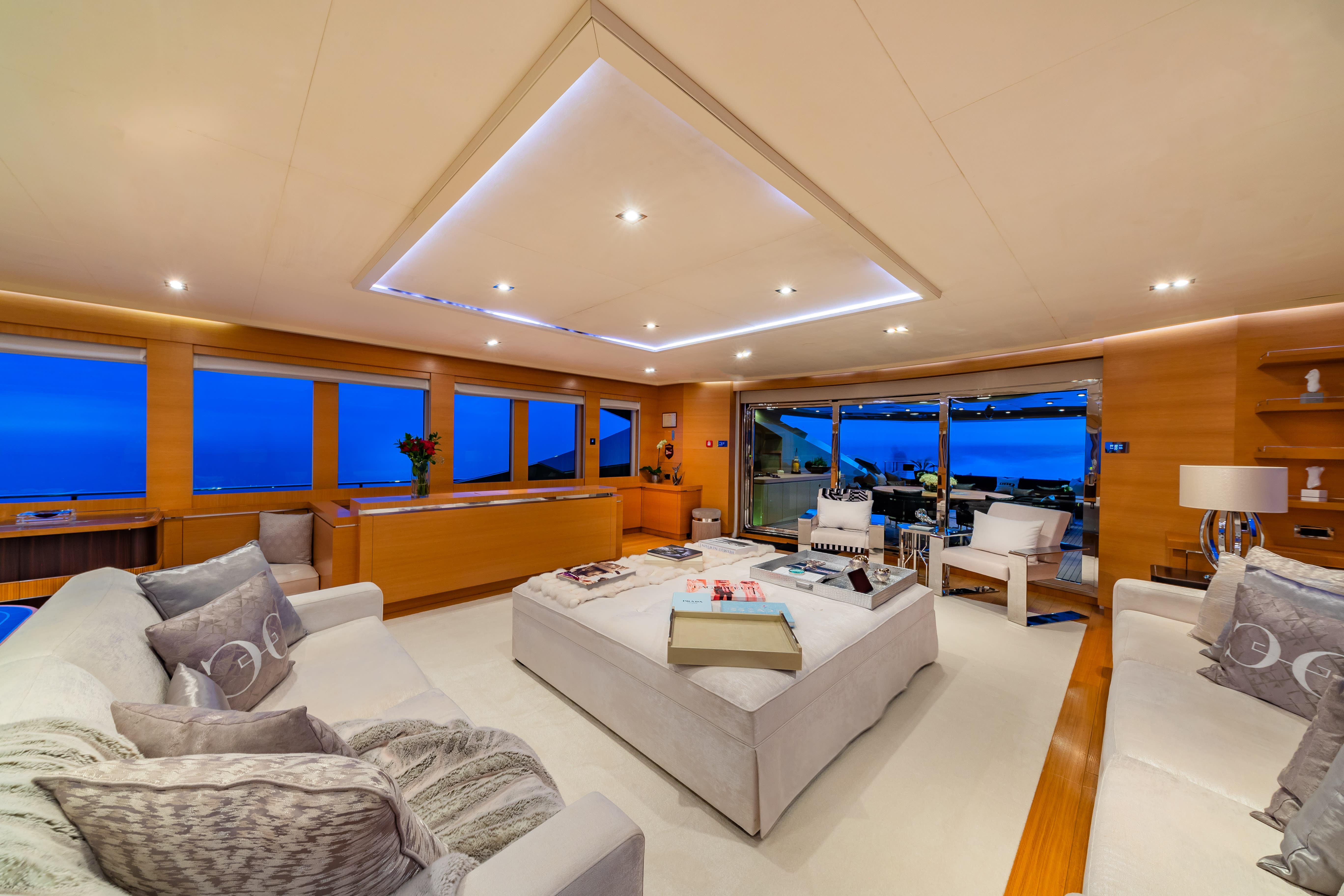 DB9 Palmer Johnson motor yacht