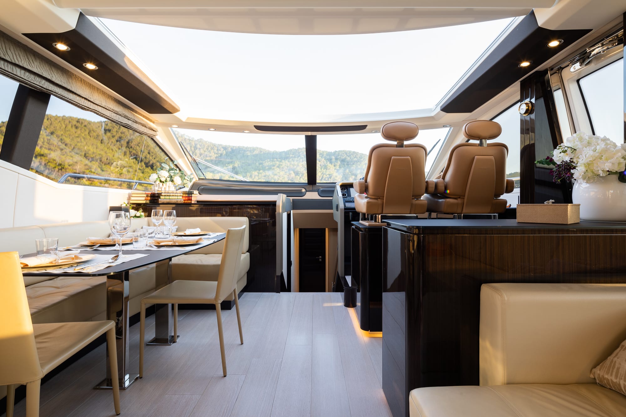 23m Komodo charter yacht - main saloon