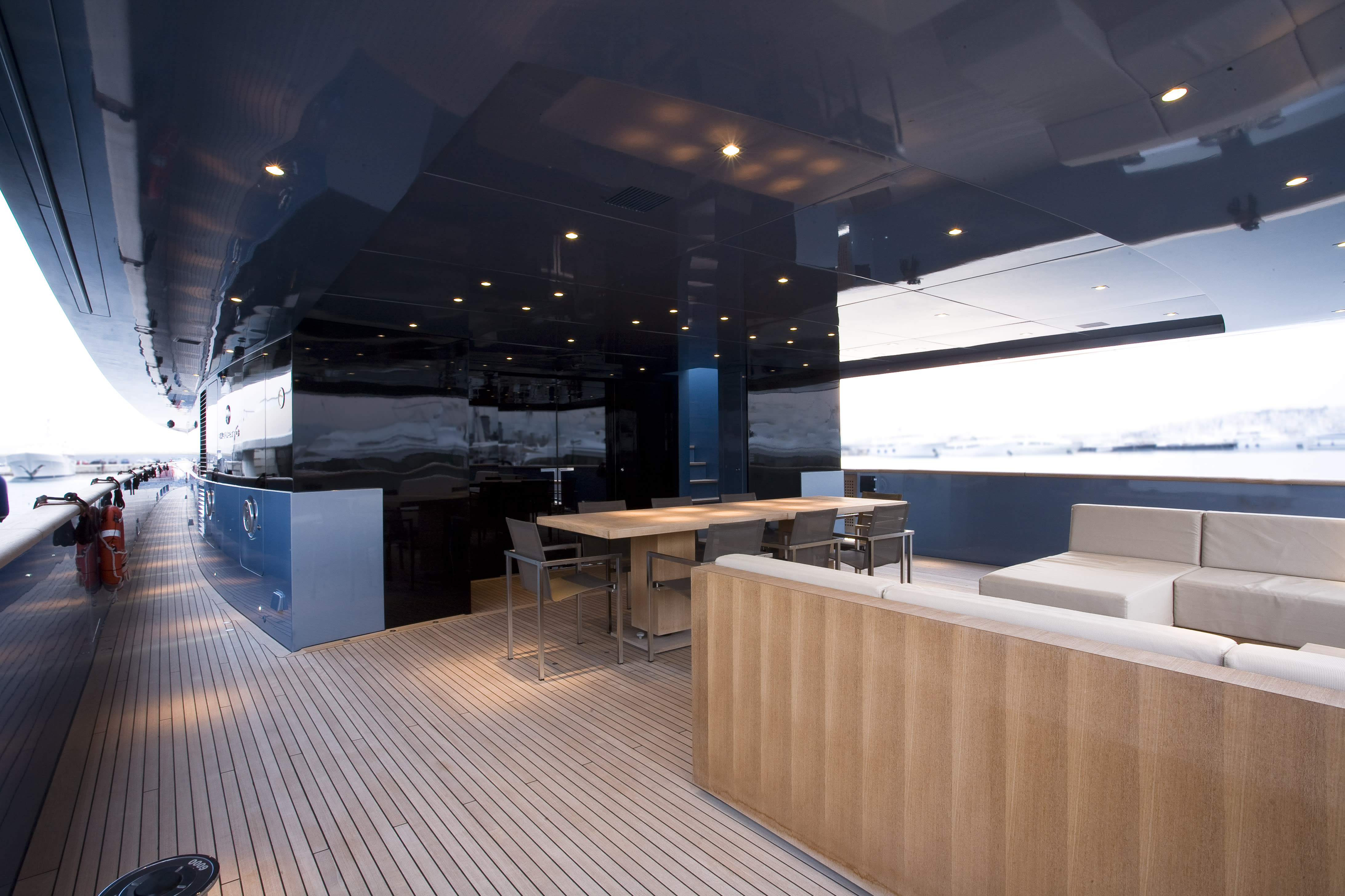 44m motor yacht SEAKID deck