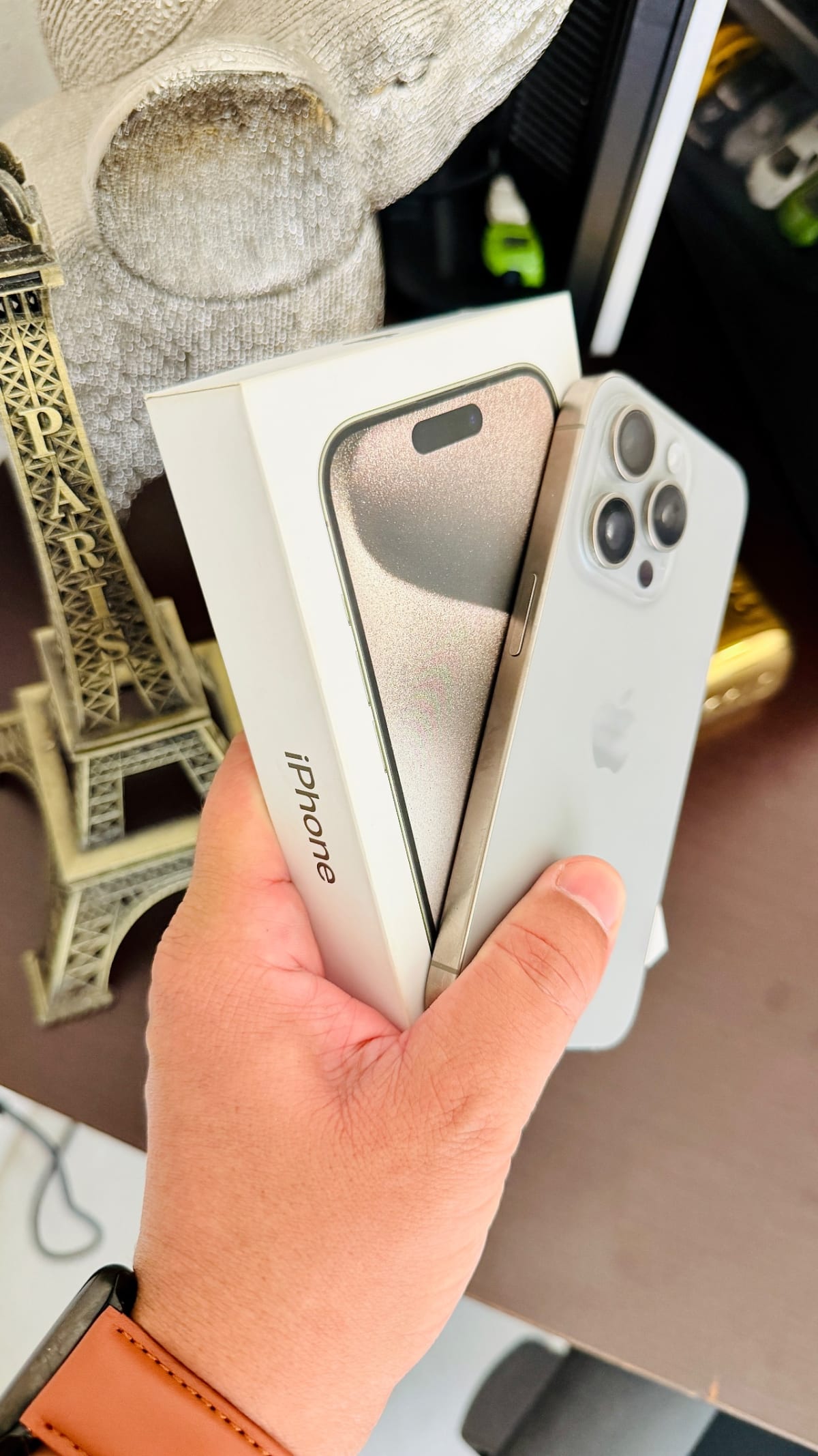 iPhone 15 Pro 256GB Sim Fisico Libre — foto 2
