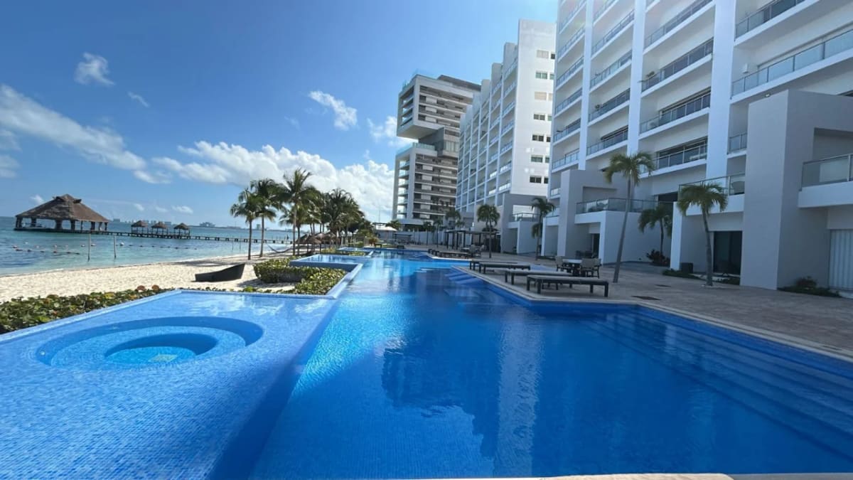 Hermoso departamento con vista al mar recien remodelado 3rec
