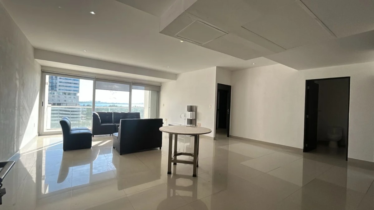 Departamento en venta en Cancún, 2 Rec. 2 Baños — foto 2