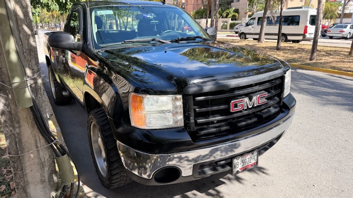 GMC Sierra 2008 Cabina Automática con Rines R20 — foto 2