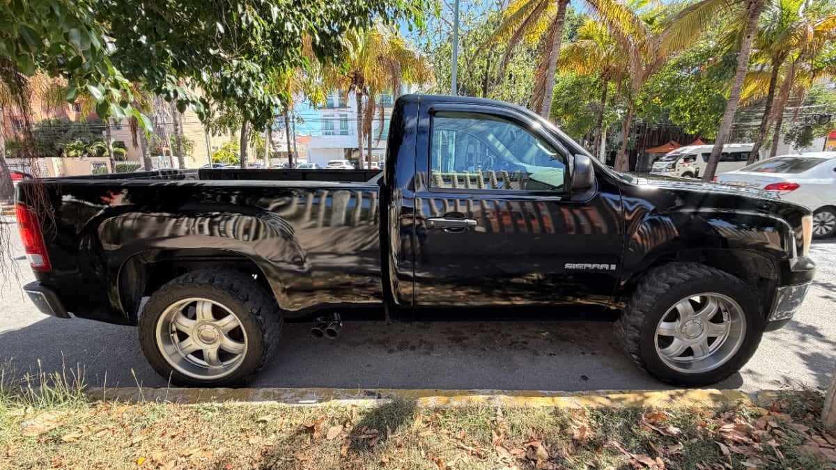 GMC Sierra 2008 Cabina Automática con Rines R20