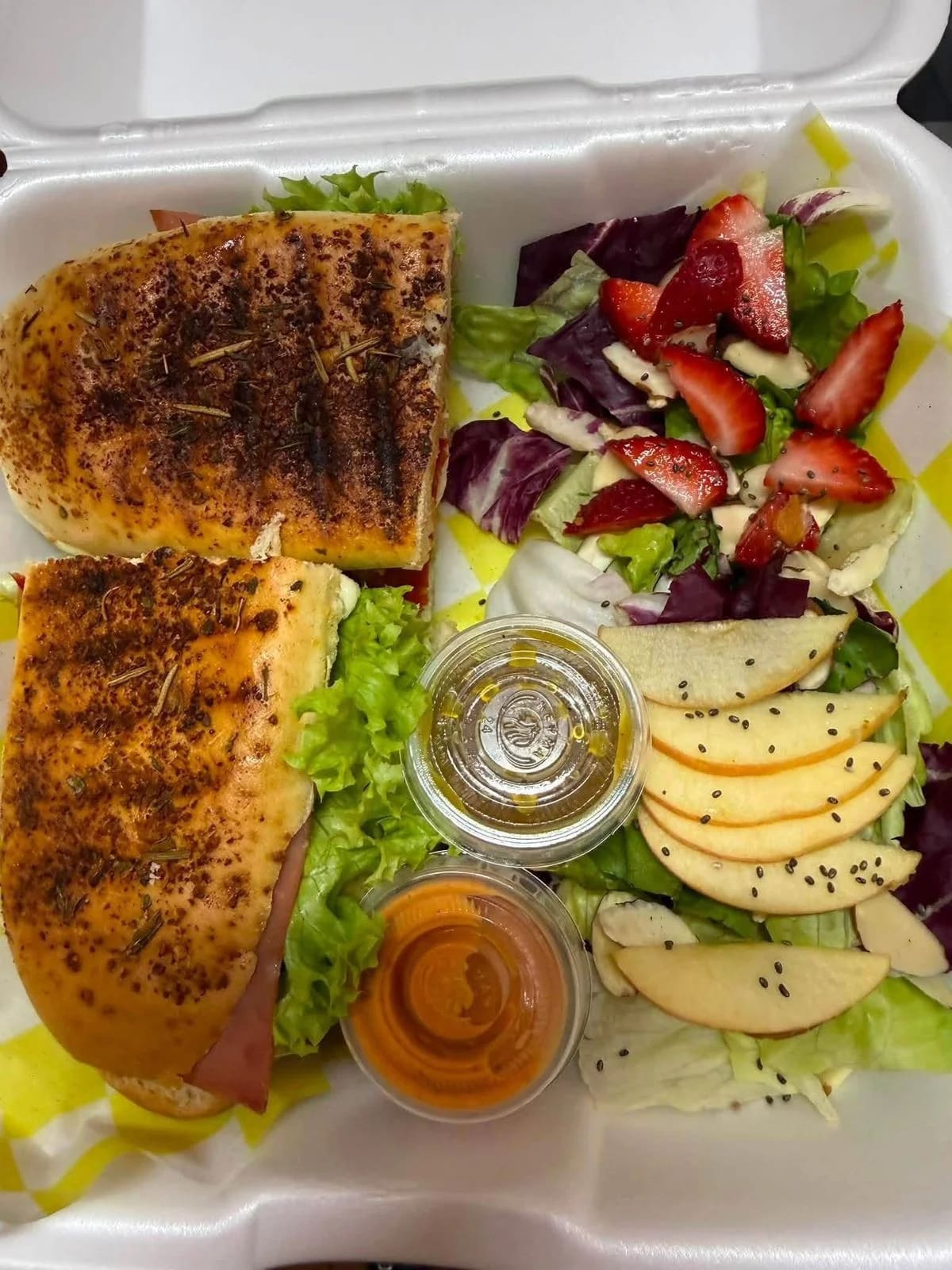 Isla Coffee & Snacks — Cafe, Frappes, Bonneles y Comida rapida en Isla — foto 3