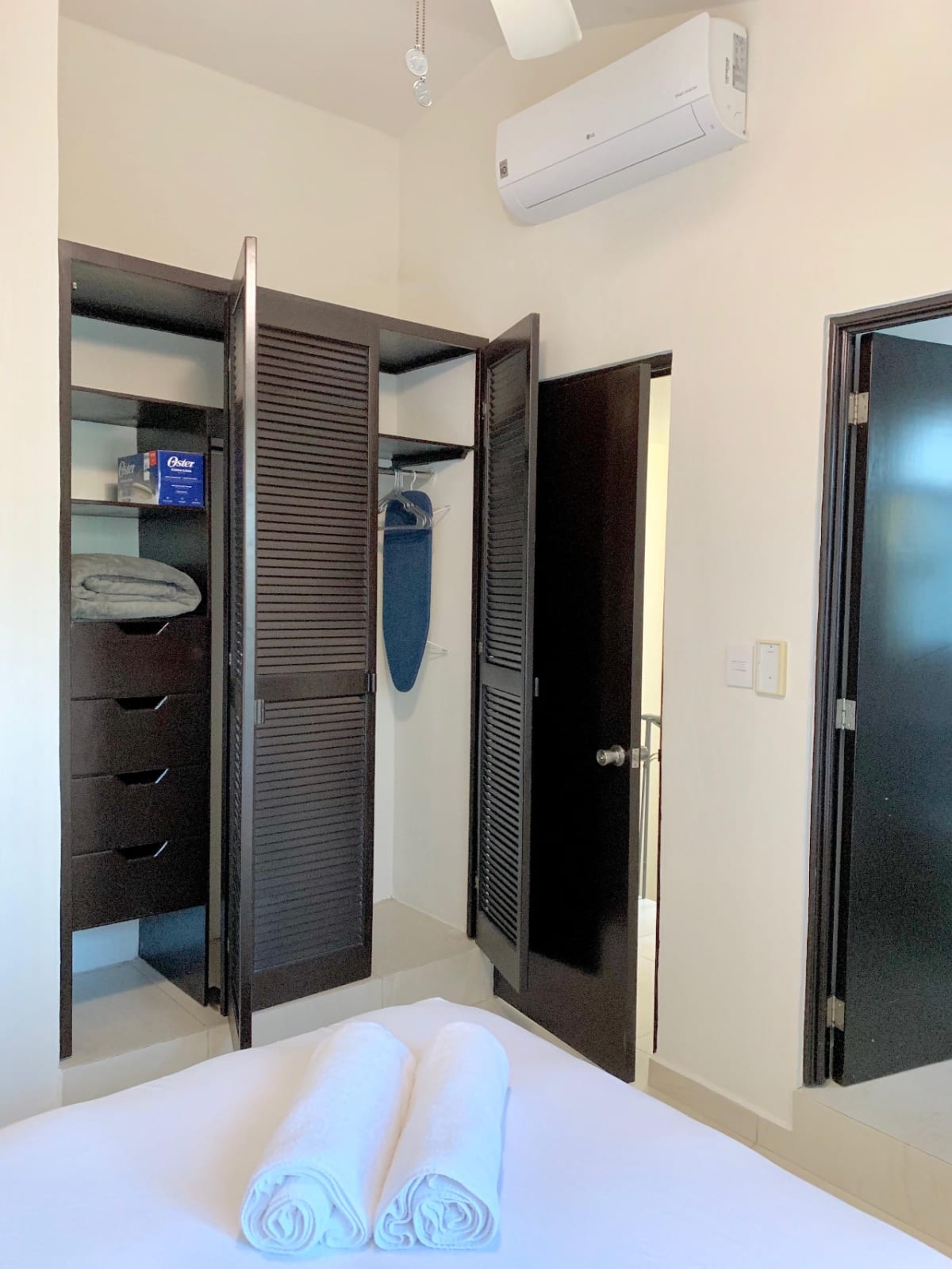 Casa 4 Recámaras 3 Baños en Cancún, Frente a Plaza — foto 7