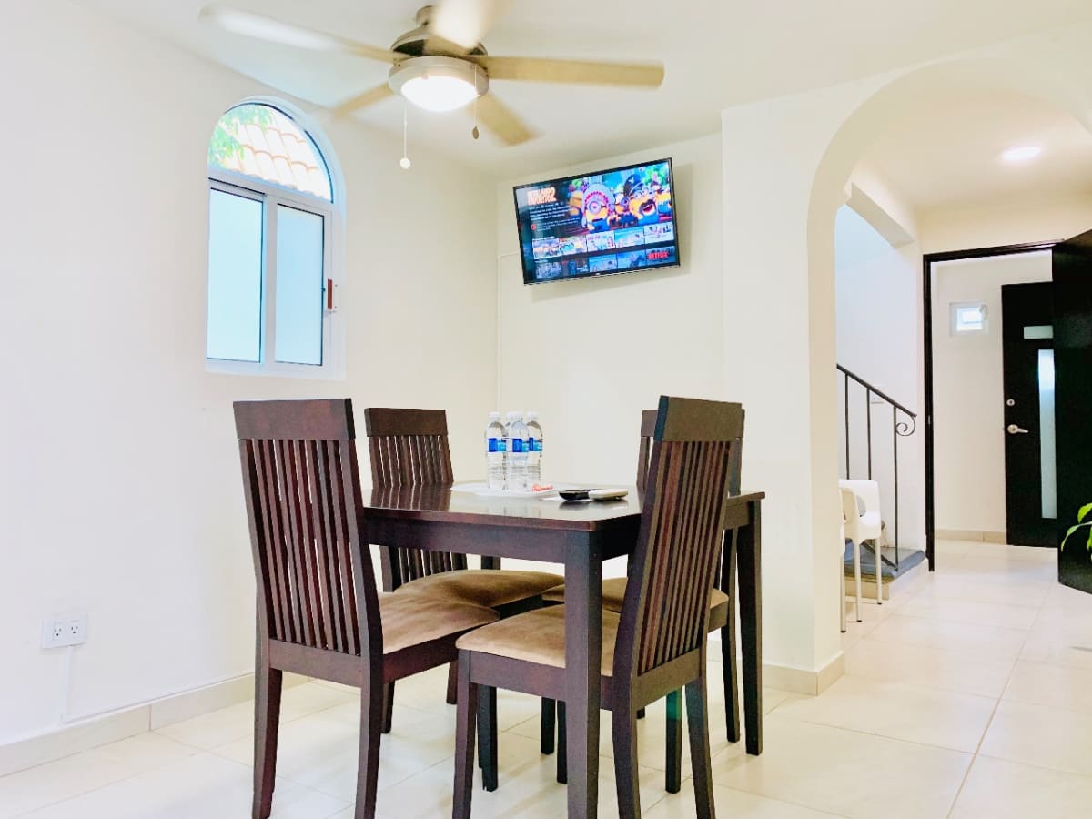 Casa 4 Recámaras 3 Baños en Cancún, Frente a Plaza — foto 16