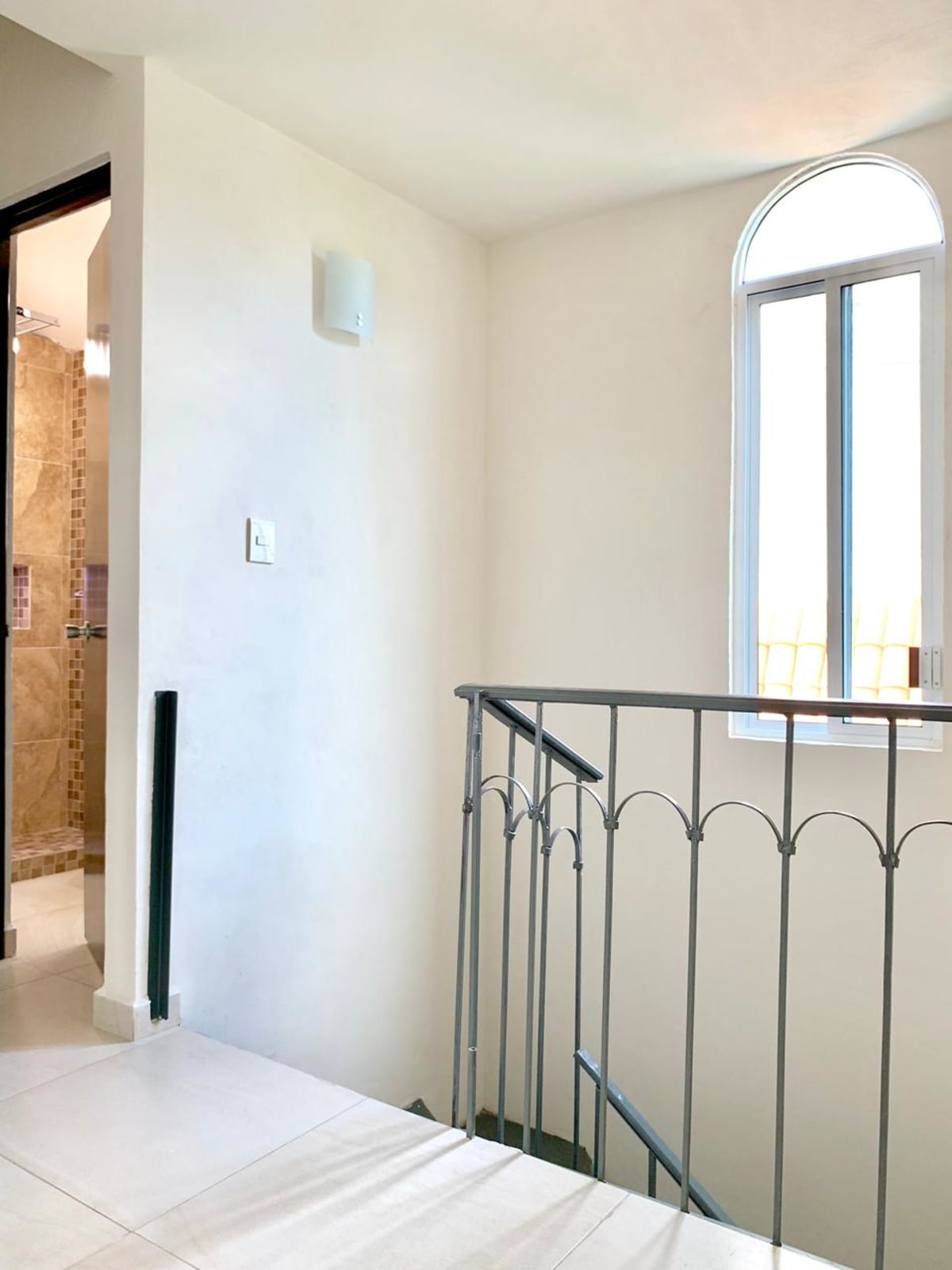 Casa 4 Recámaras 3 Baños en Cancún, Frente a Plaza — foto 9