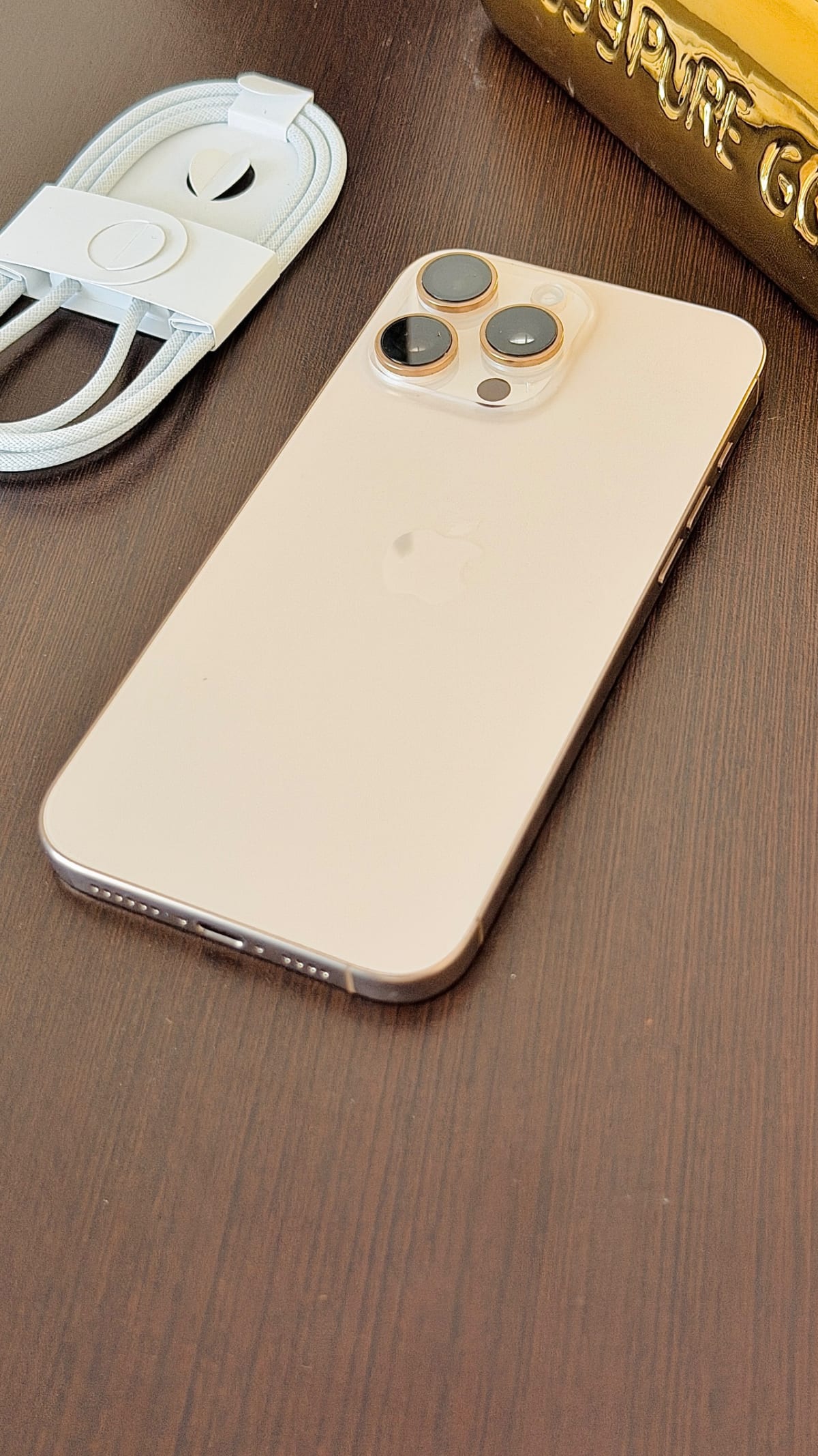 iPhone 16 Pro Max 256GB Libre Dorado — foto 4