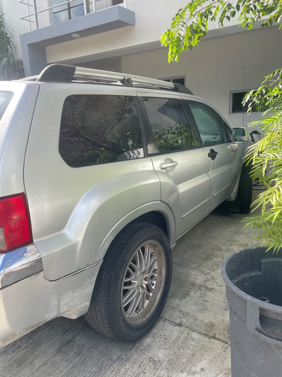 Mitsubishi Endeavor 2005 XLS Automática 5 Puertas — foto 2