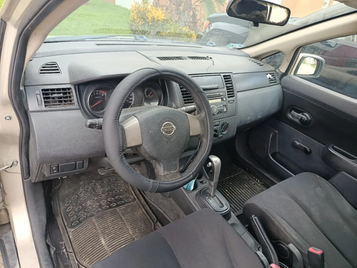 Tida sedan, Comfort T/A, 4 puertas modelo 2012 — foto 3