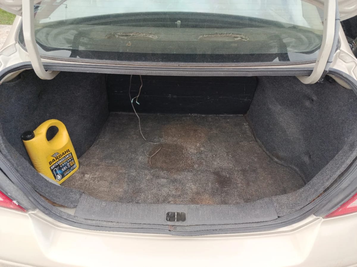 Tida sedan, Comfort T/A, 4 puertas modelo 2012 — foto 5