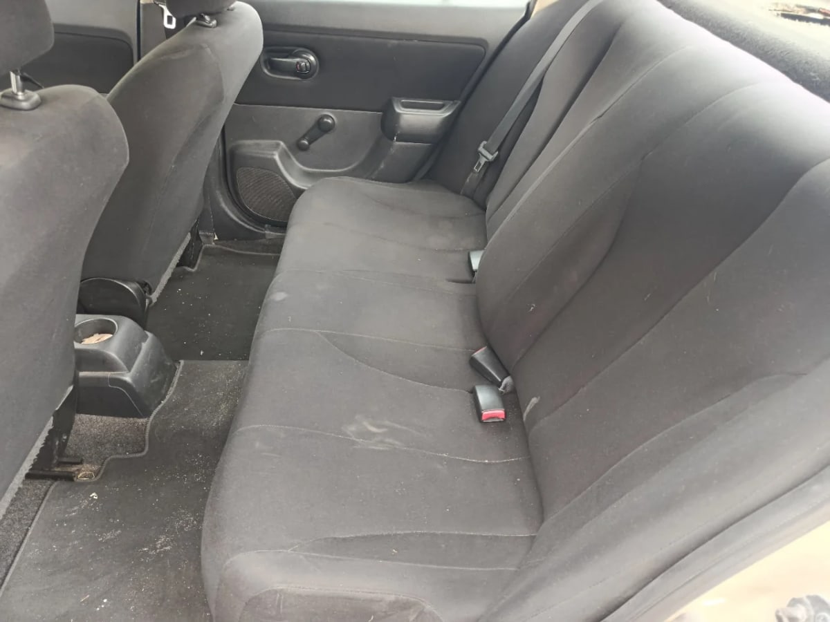 Tida sedan, Comfort T/A, 4 puertas modelo 2012 — foto 7