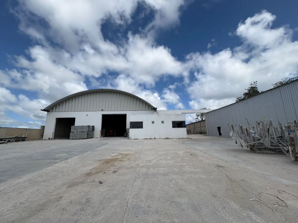 Bodega en Renta/ Venta en Cancún de 2,000m² construidos — foto 3