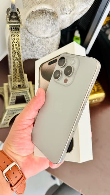 iPhone 15 Pro 256GB Sim Fisico Libre