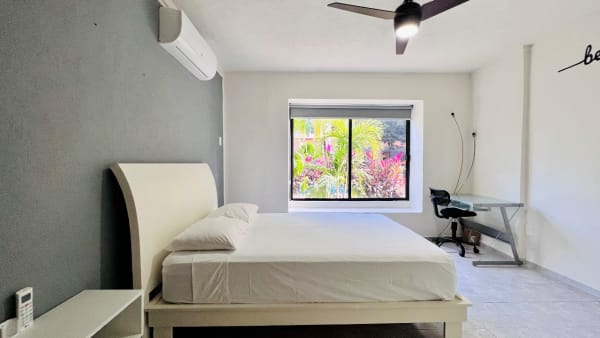 Habitacion/Estudio con alberca frente a Plaza las Américas