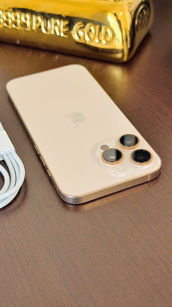 iPhone 16 Pro Max 256GB Libre Dorado