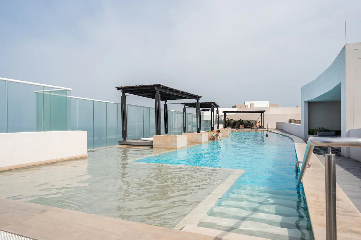 Jacuzzi con vista al mar