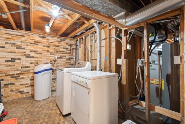 Basement and crawl space mold removal in Green Bay WI