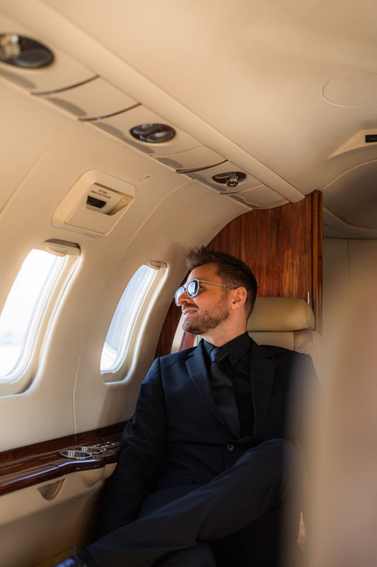 Emirates and Qatar Airways luxury first class suite interior