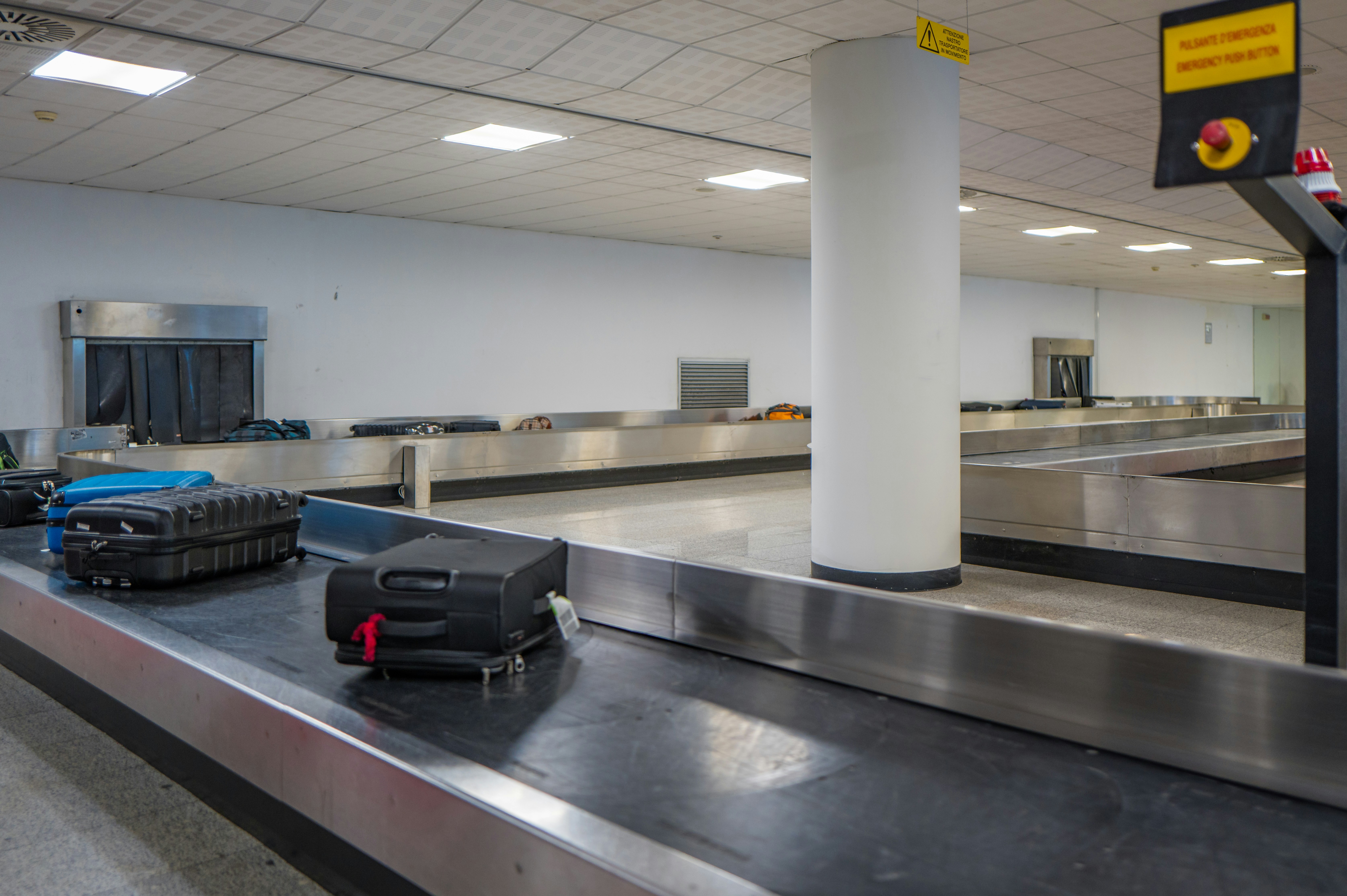 Delta checked baggage fees 2026 by fare tier