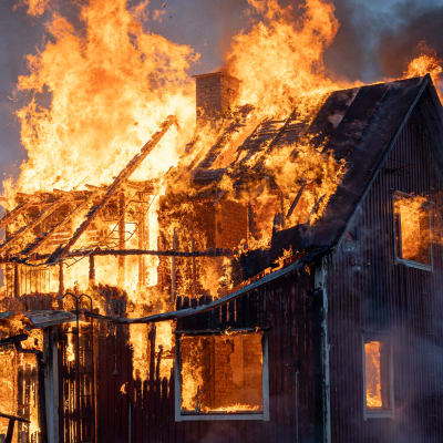 Fire and Smoke Damage Restoration in Ventura County