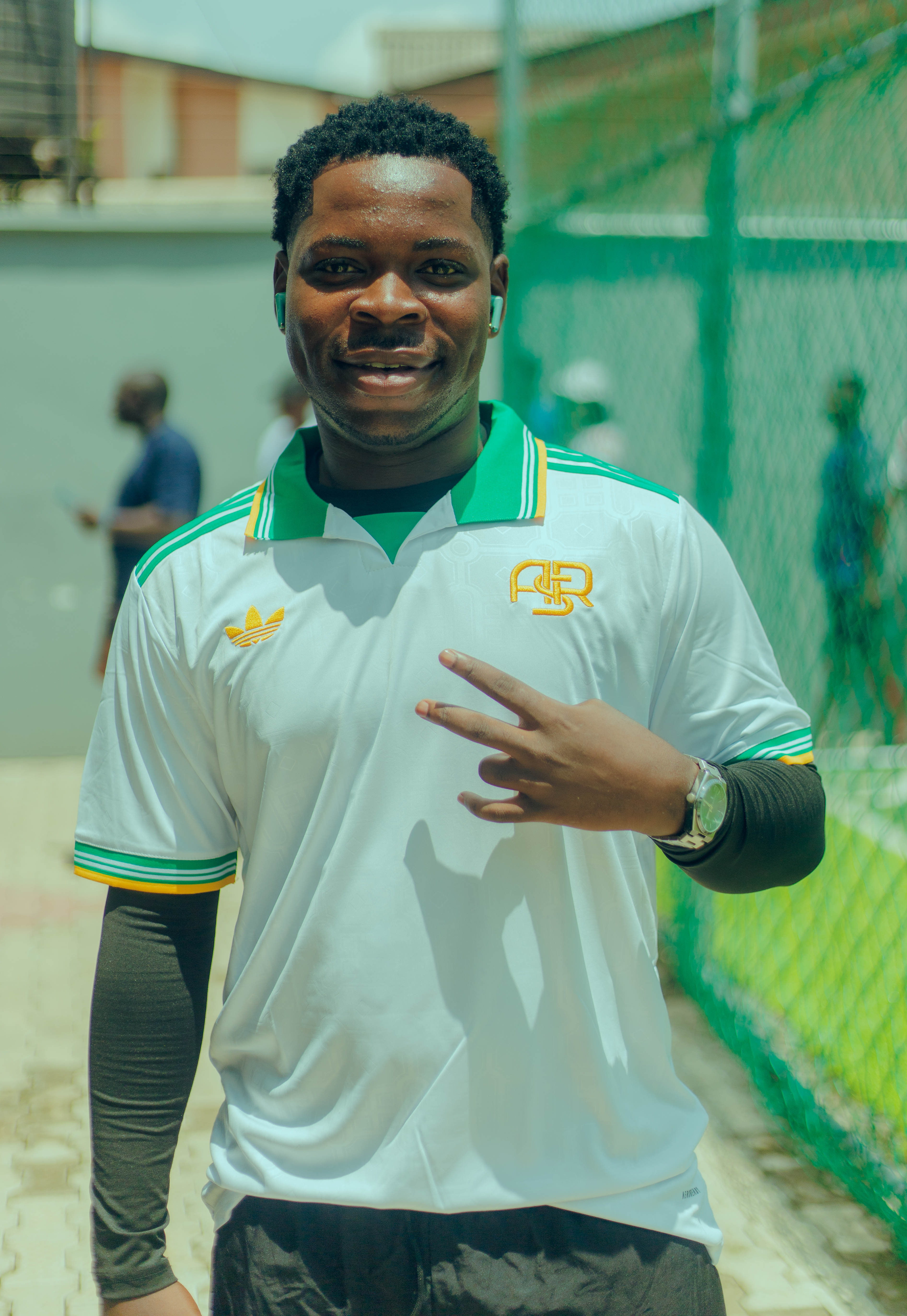 Fan presenting new jersey