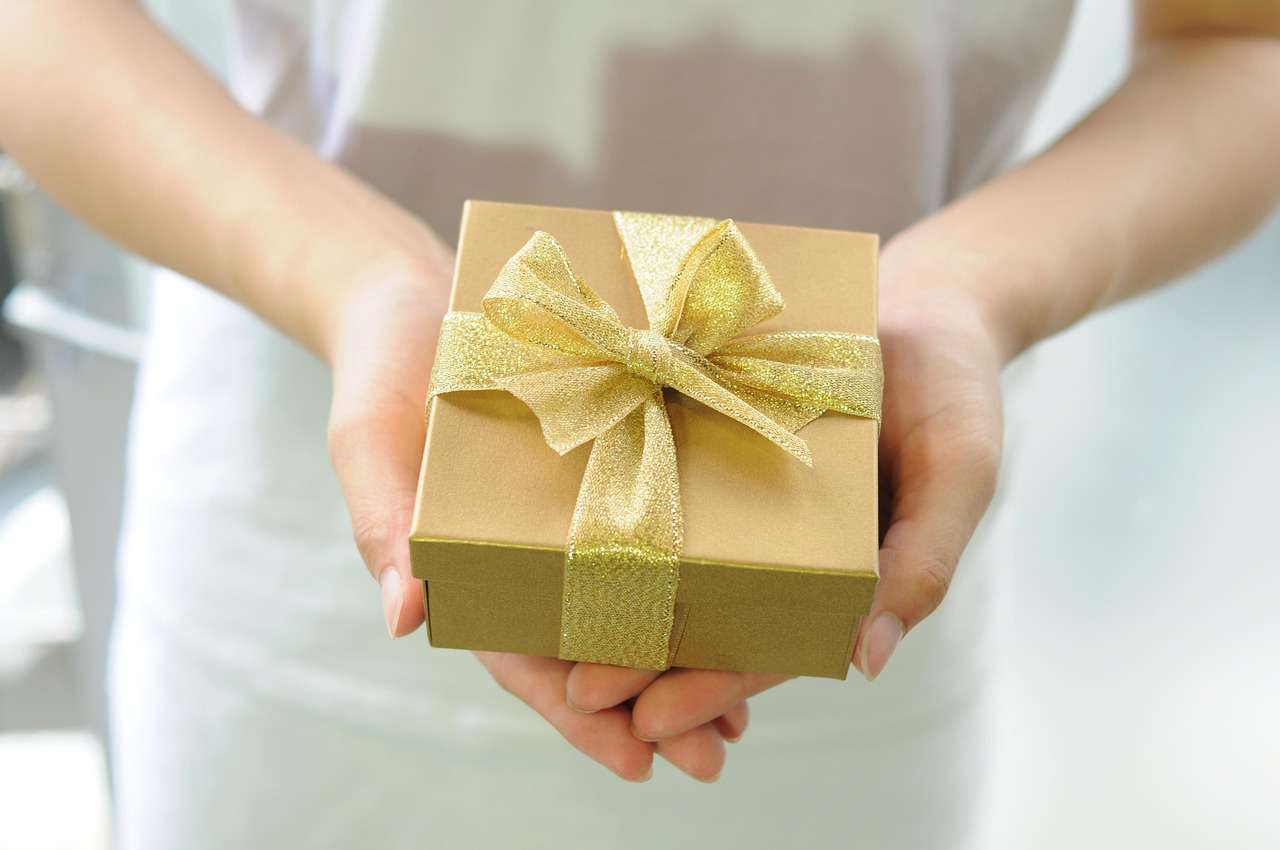 Menguji Kebutuhan Layanan Bungkus Hadiah di Lingkungan Sekitar