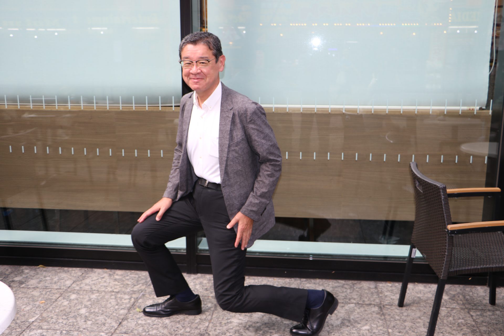 木村社長ストレッチ風景1