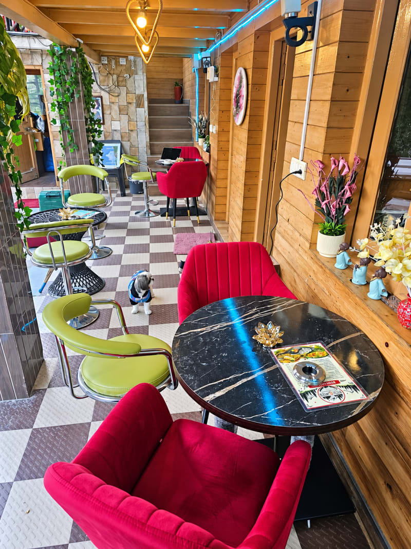 Café seating
