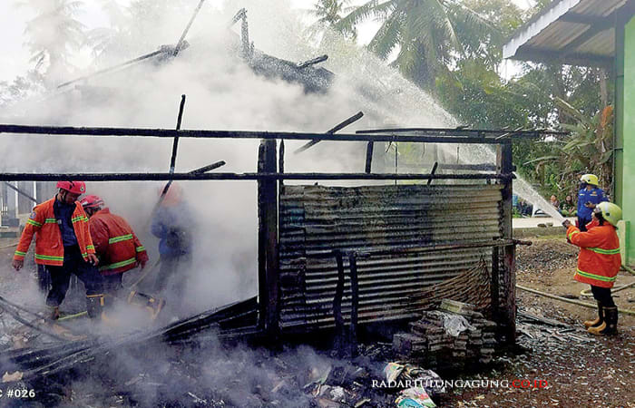 Terbaru, Ditinggal ke Sawah, Dapur Nyaris Rata Tanah