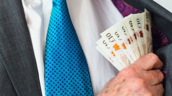 CEO pockets a handful of notes
