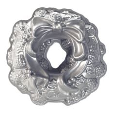 Nordic Ware Holiday Wreath Bundt Pan