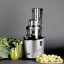 Kuvings REVO830 - Light Silver with green juice