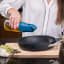 Zuutii Oil Dispenser, 500ml - Deep Blue with a pan