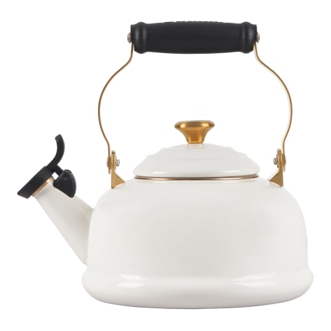 Le creuset stove top kettle top